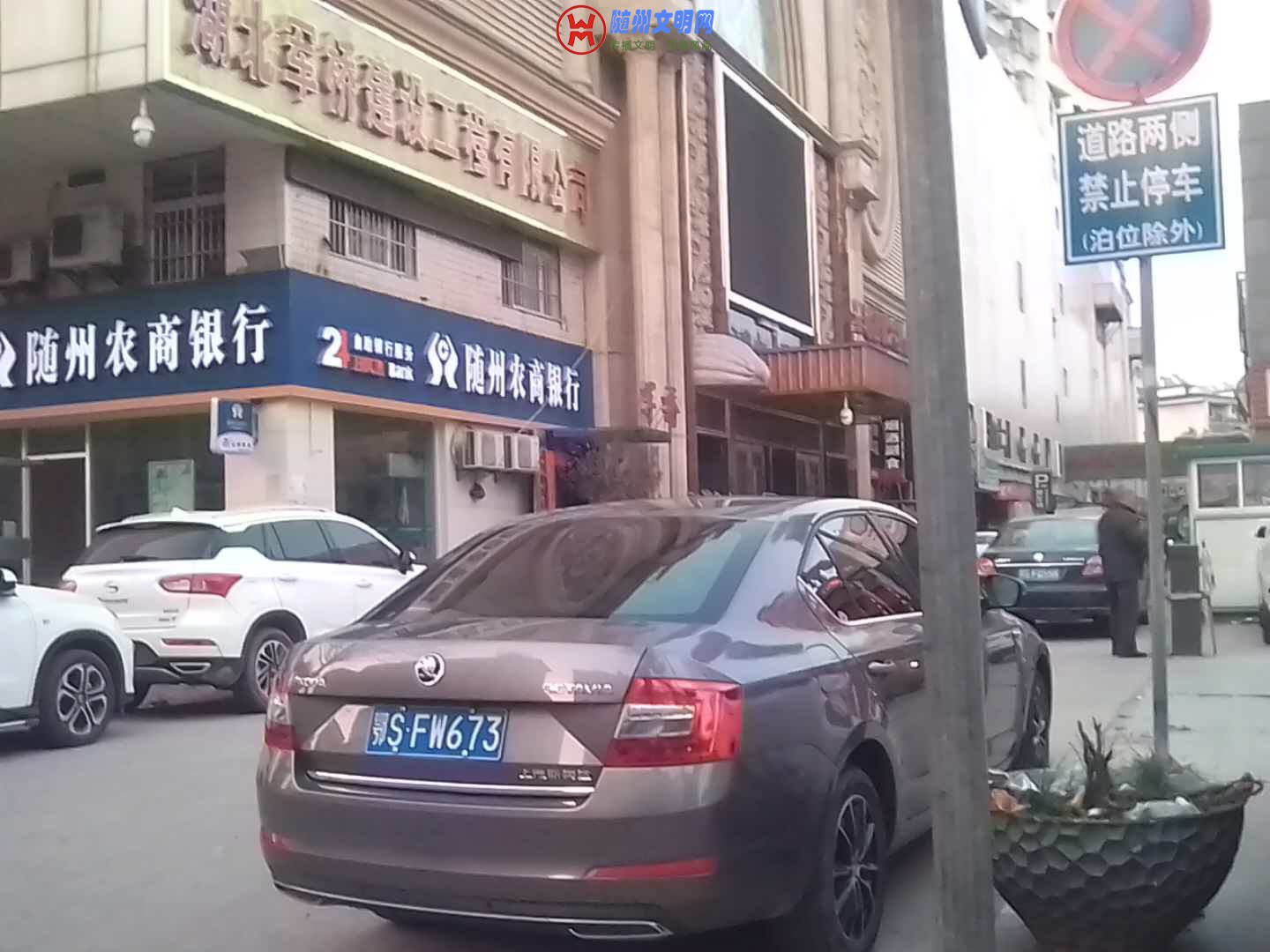 03.jpg