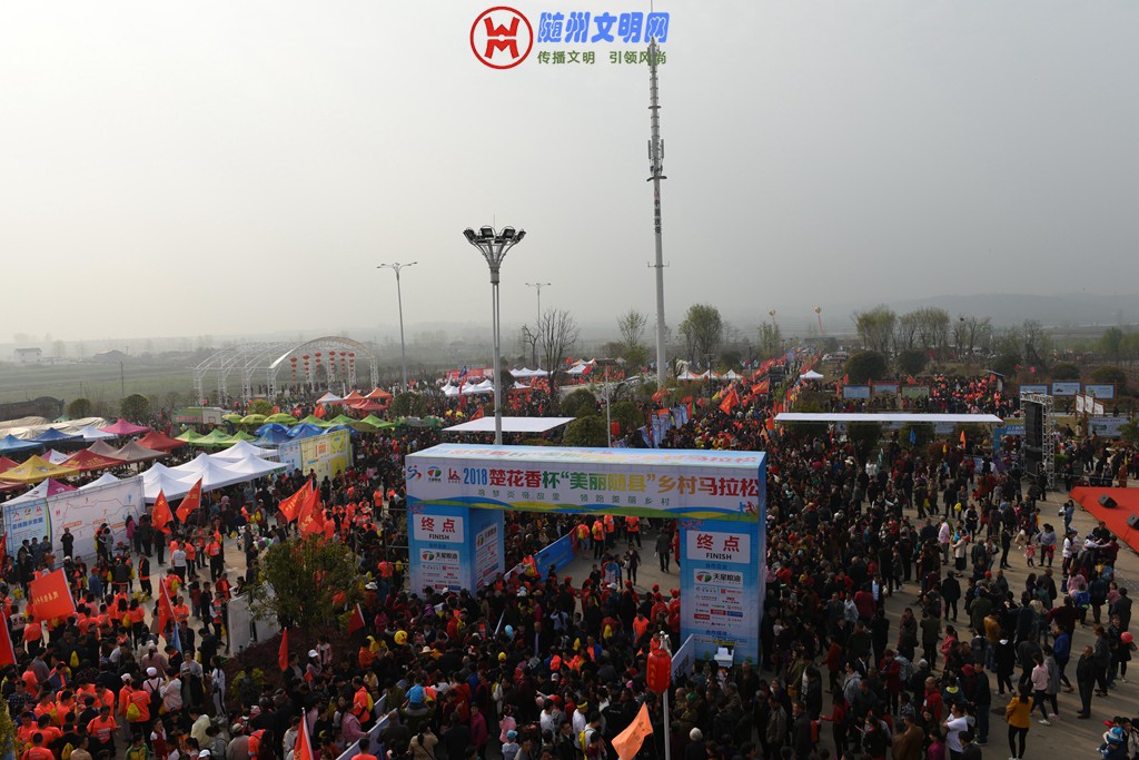 6、万福凤凰山马拉松赛场现场    作者：韩铁流.jpg
