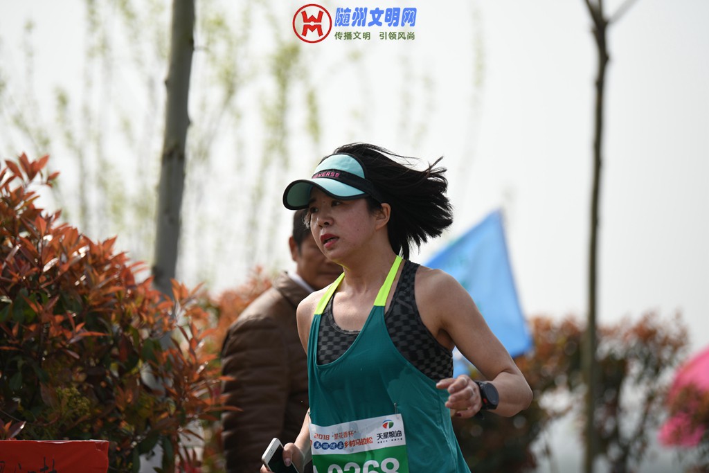 11、万福凤凰山马拉松赛手冲刺——4  作者：韩铁流.jpg