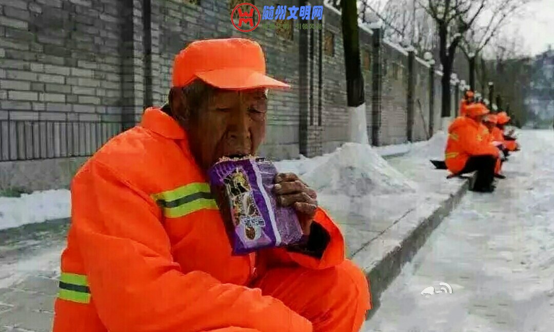 0063TCAKgw1ez1vvkq0hrj30u00i0dj7_conew1.jpg