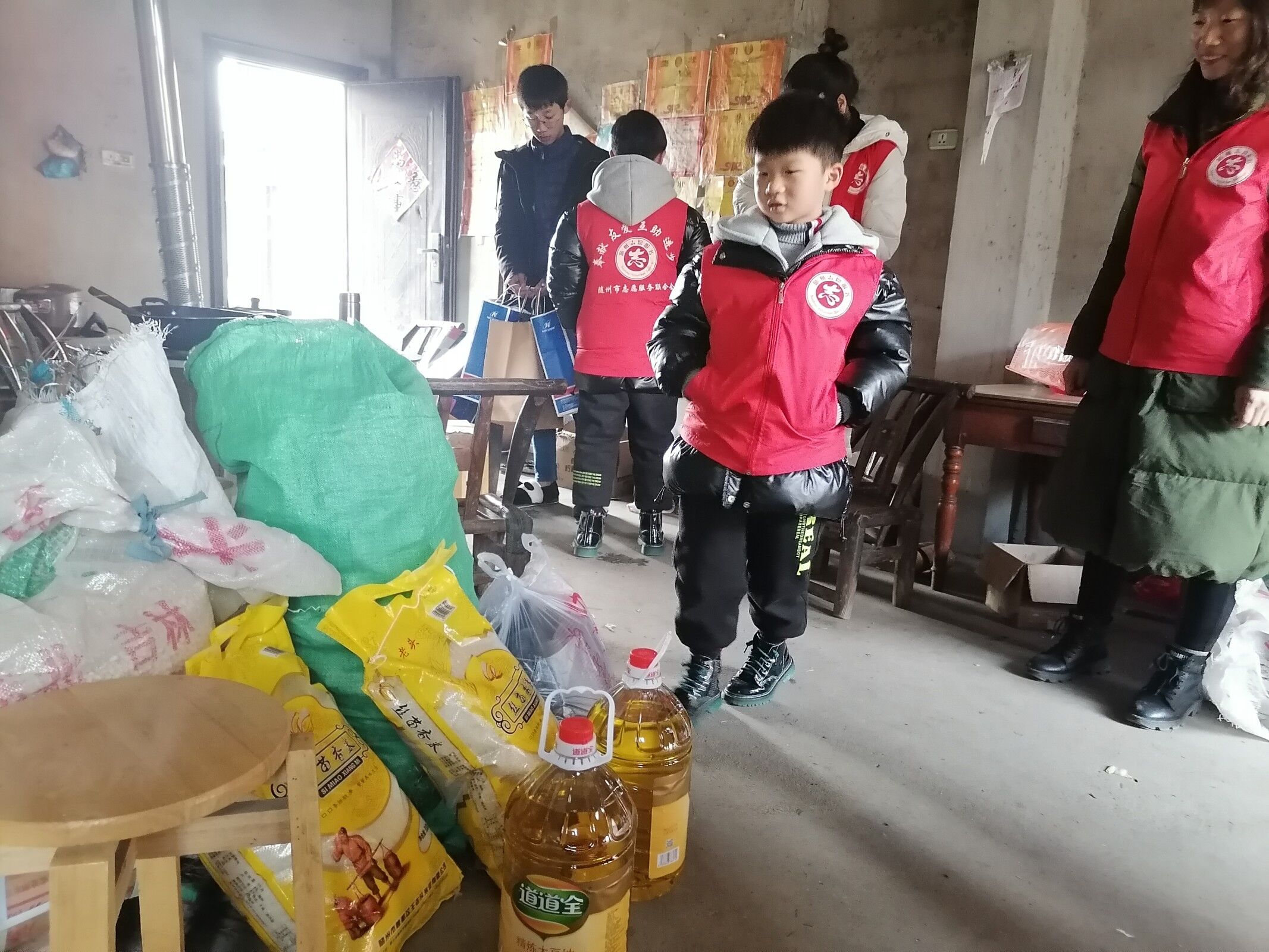 这些是我们全家一起为子俊哥哥采购的