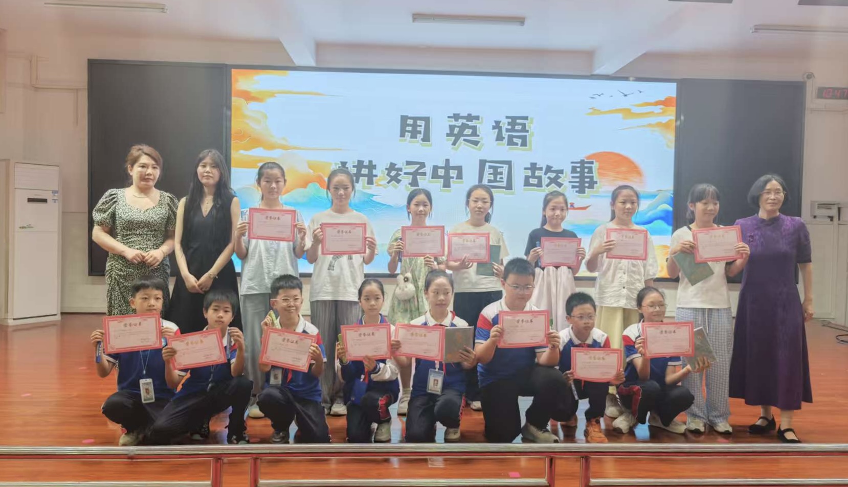 获奖选手和老师合影